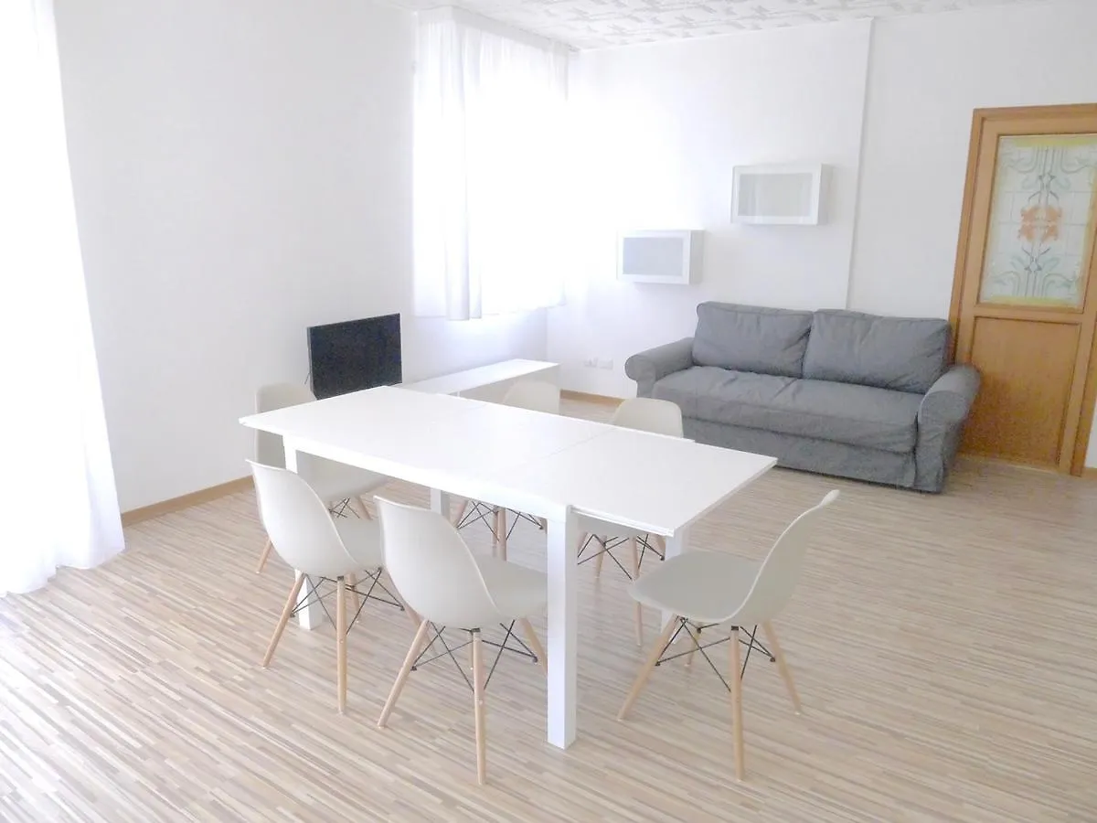 Tiziana Apartments リド・ディ・イエゾロ